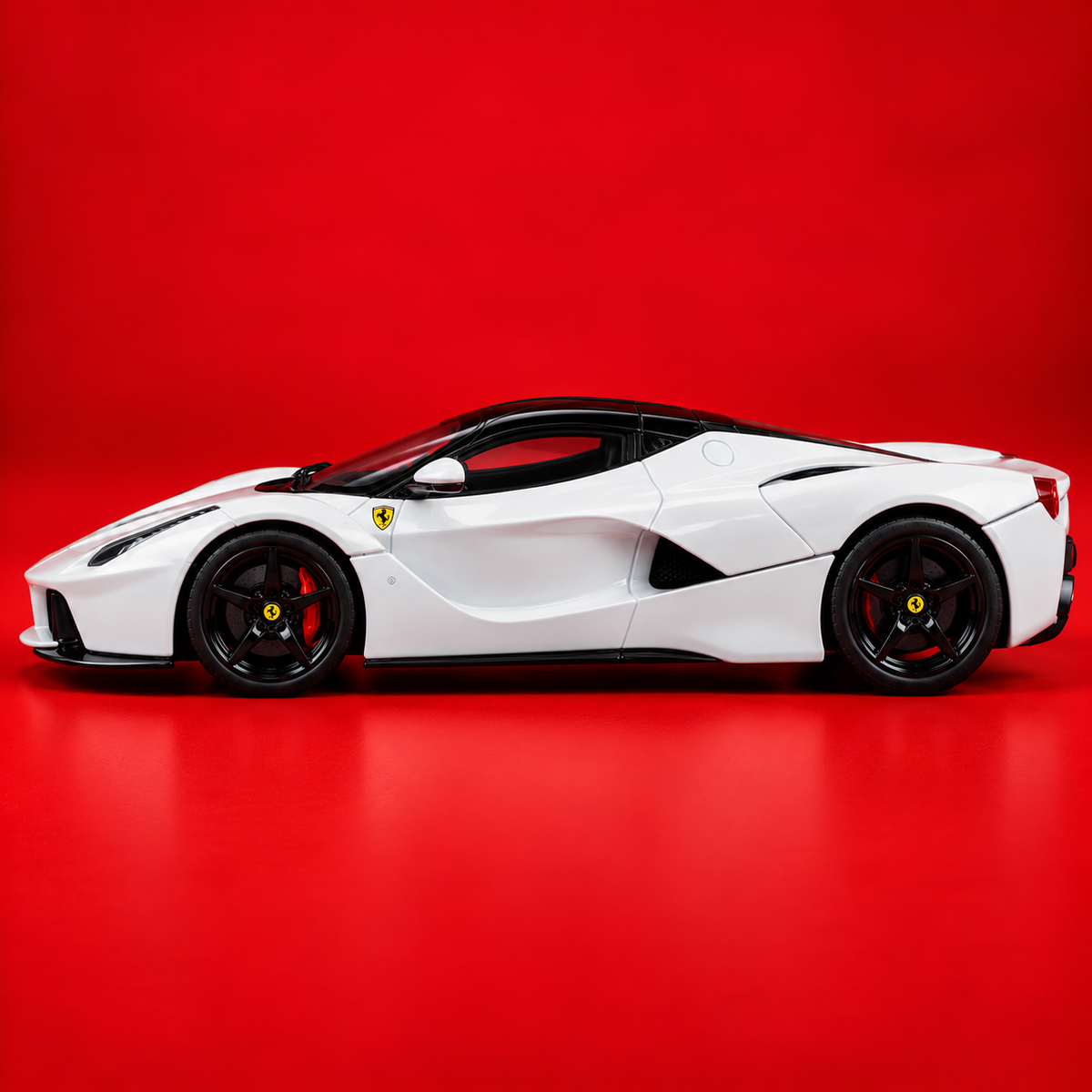 Ferrari LaFerrari 1:64 Diecast Model Car | Bburago – White