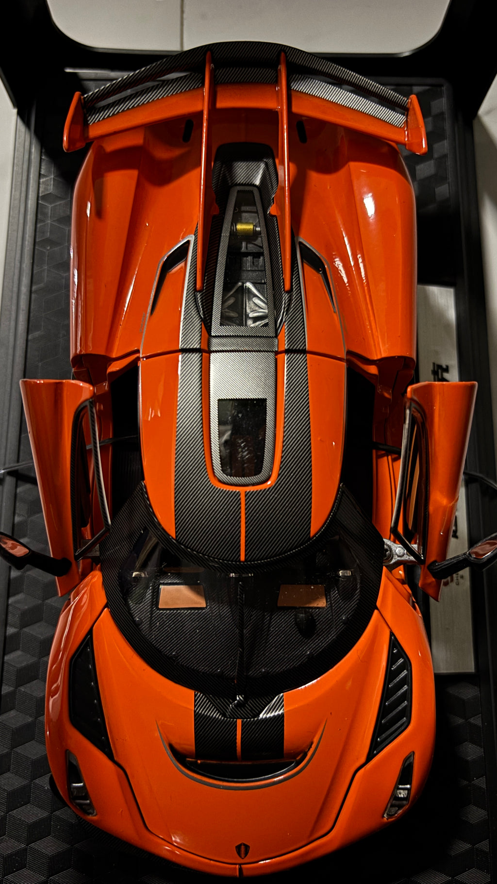 Koenigsegg Supercar, 1:24 Diecast Model
