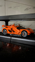 Koenigsegg Supercar, 1:24 Diecast Model
