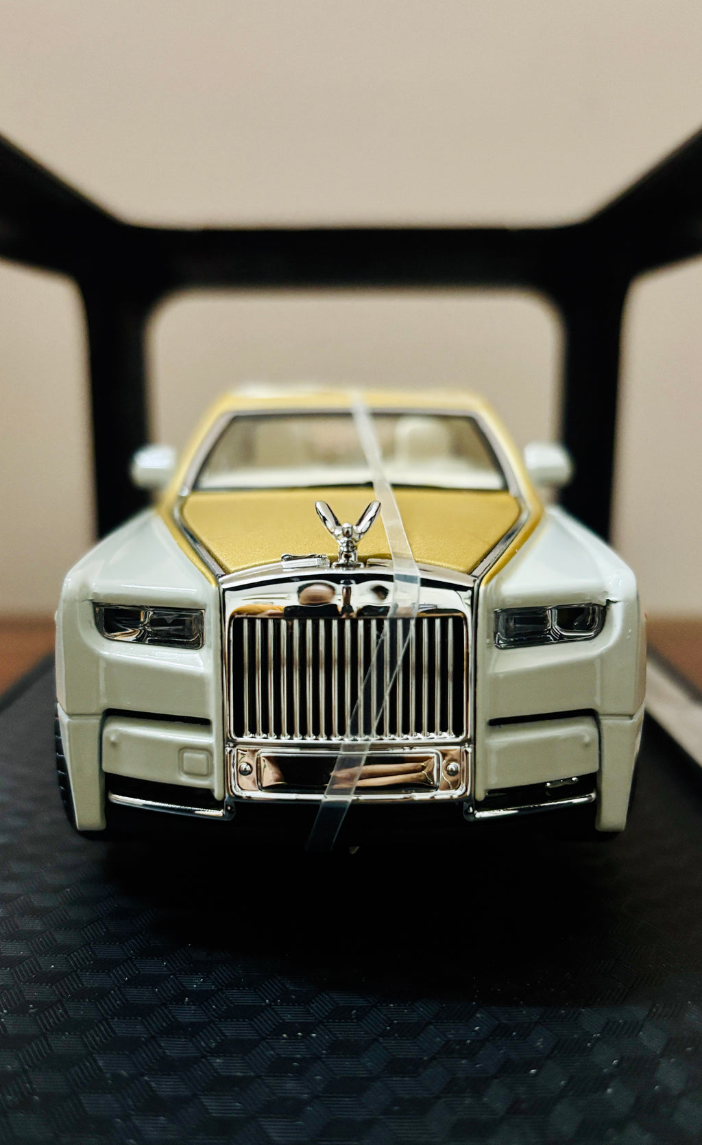 Rolls Royce Phantom Coachline, 1:24 Diecast Model