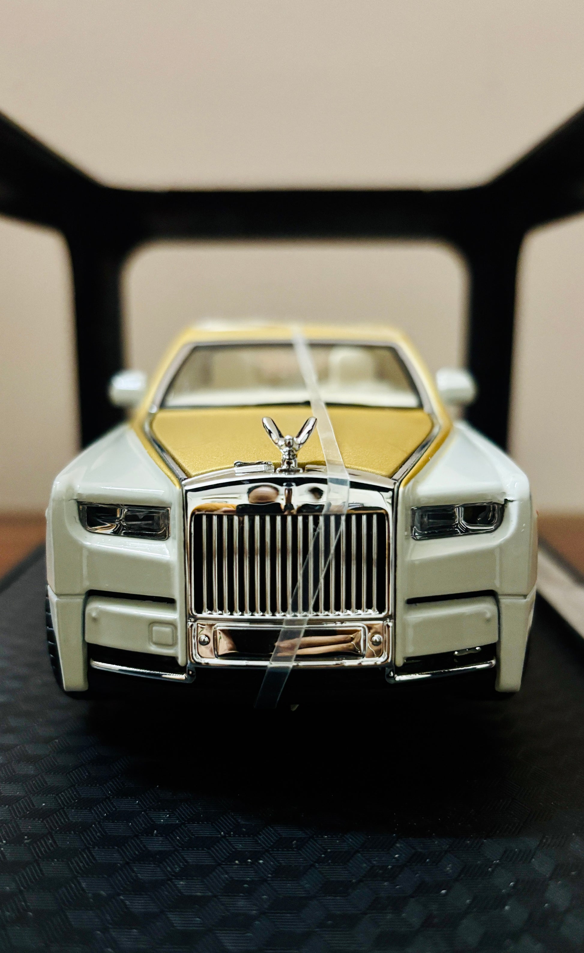 Rolls Royce Phantom Coachline, 1:24 Diecast Model