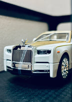 Rolls Royce Phantom Coachline, 1:24 Diecast Model