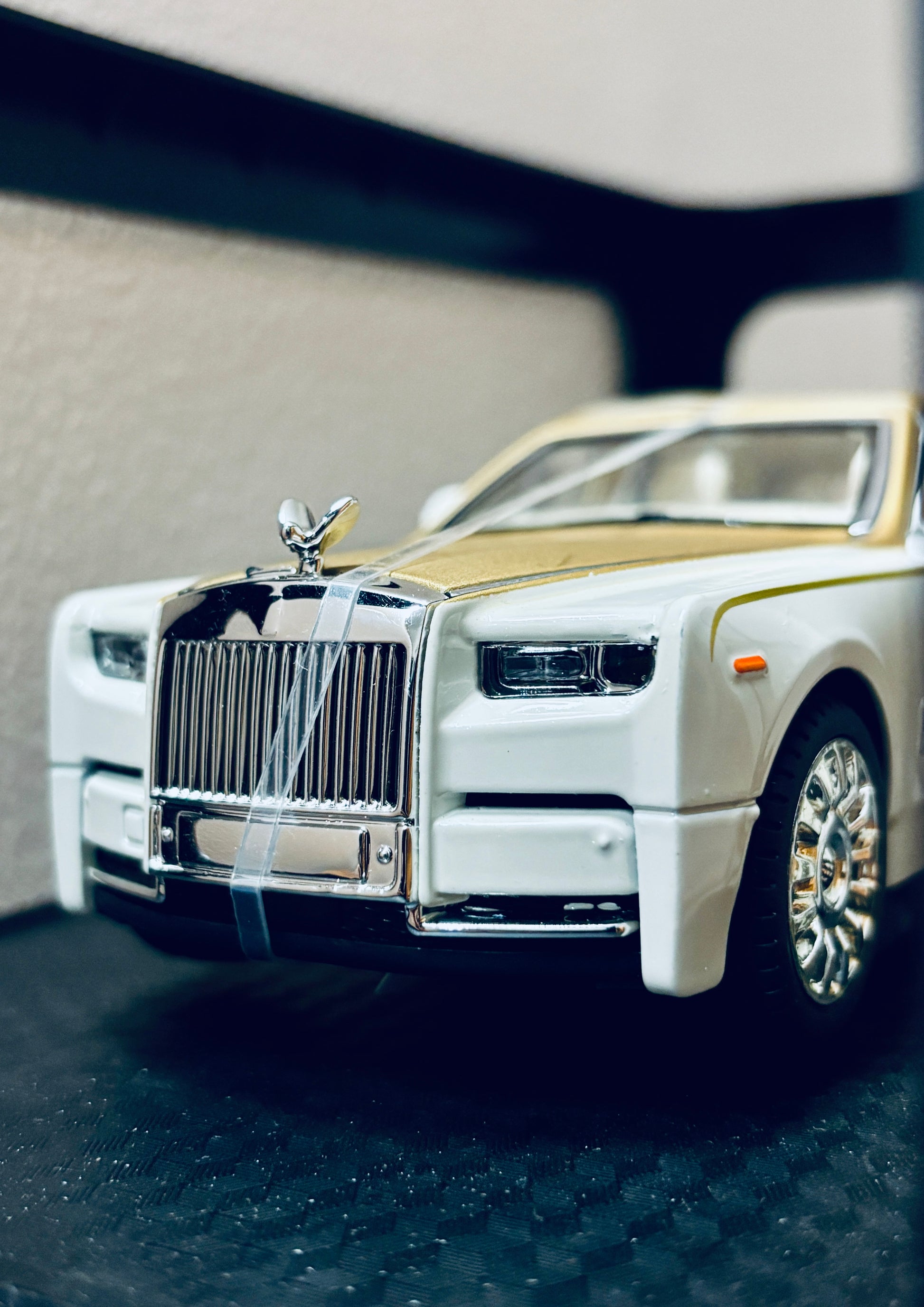 Rolls Royce Phantom Coachline, 1:24 Diecast Model