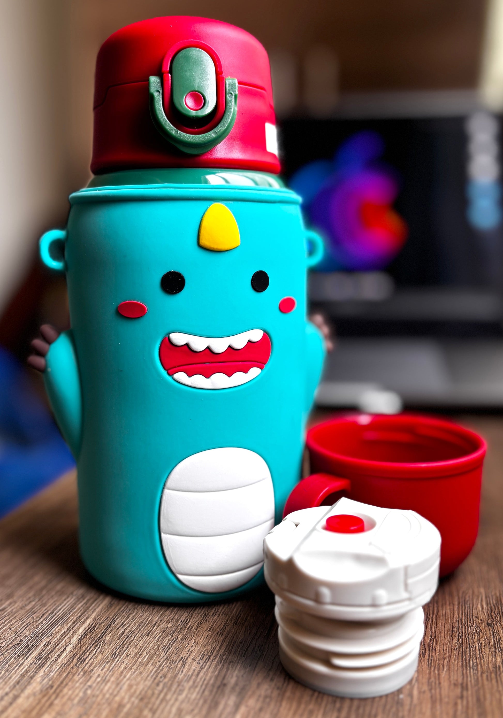 Children's insulated thermos with crocodile cartoon design 